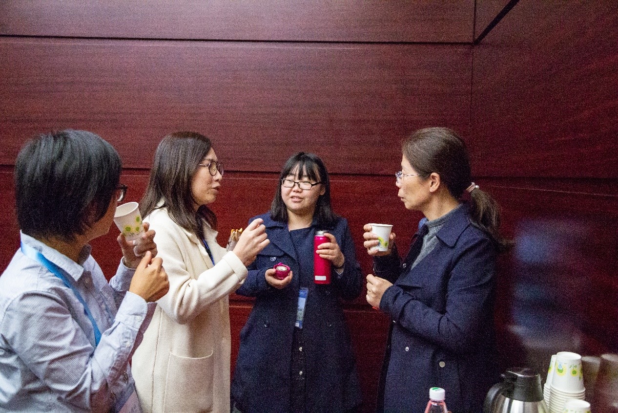 香港中文大学马嘉欣博士与学院老师热烈讨论