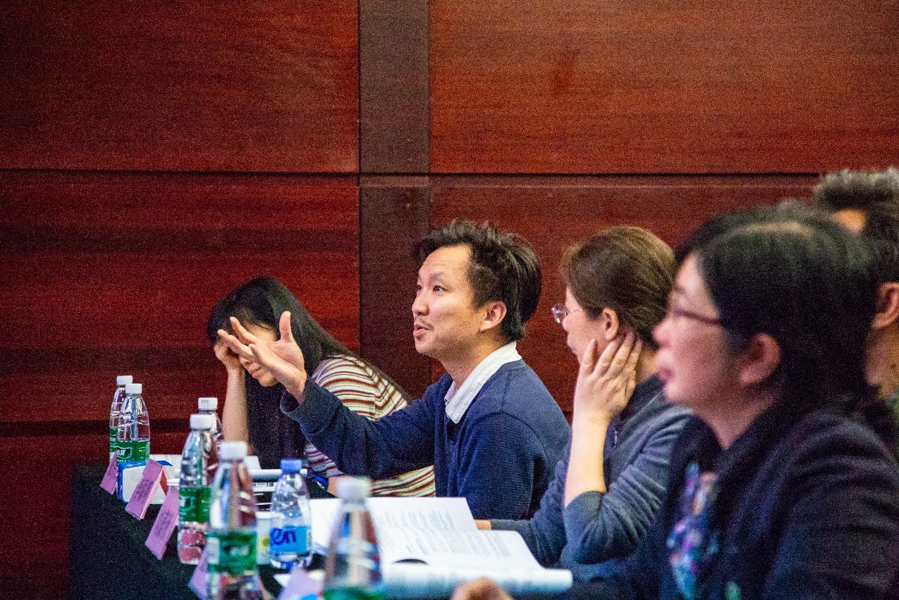 Lee Tien Ming教授与青年学者交流