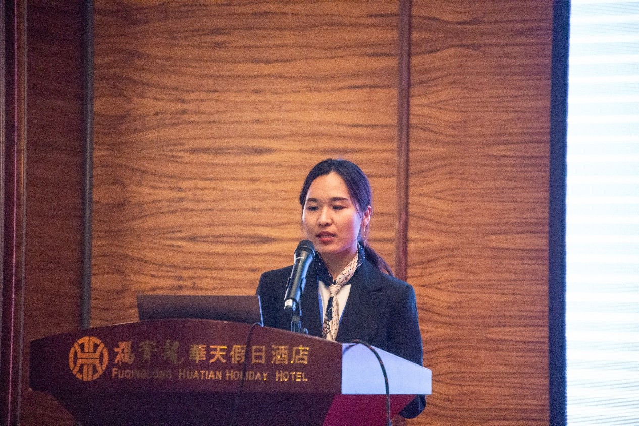 英国莱卡斯特大学罗珊博士进行报告